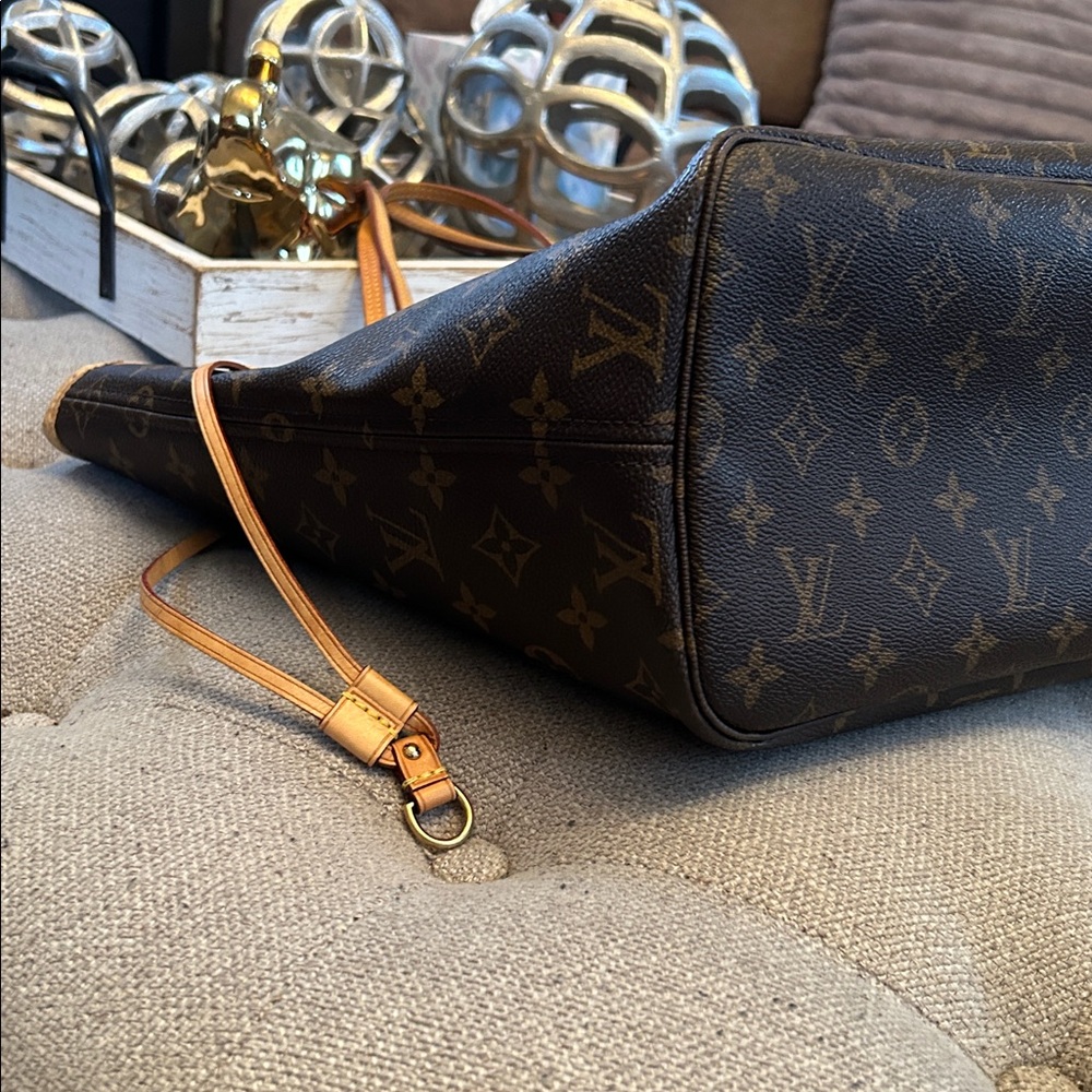 Louis Vuitton Neverfull Beige Monogram MM shoulder bag - Picture 9 of 16